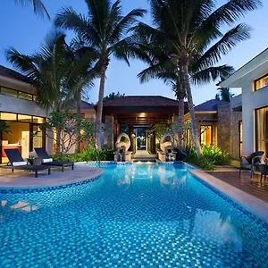 Resort Grand Metropark Yalong Bay - Shuttle And Singer Performance, Sanya